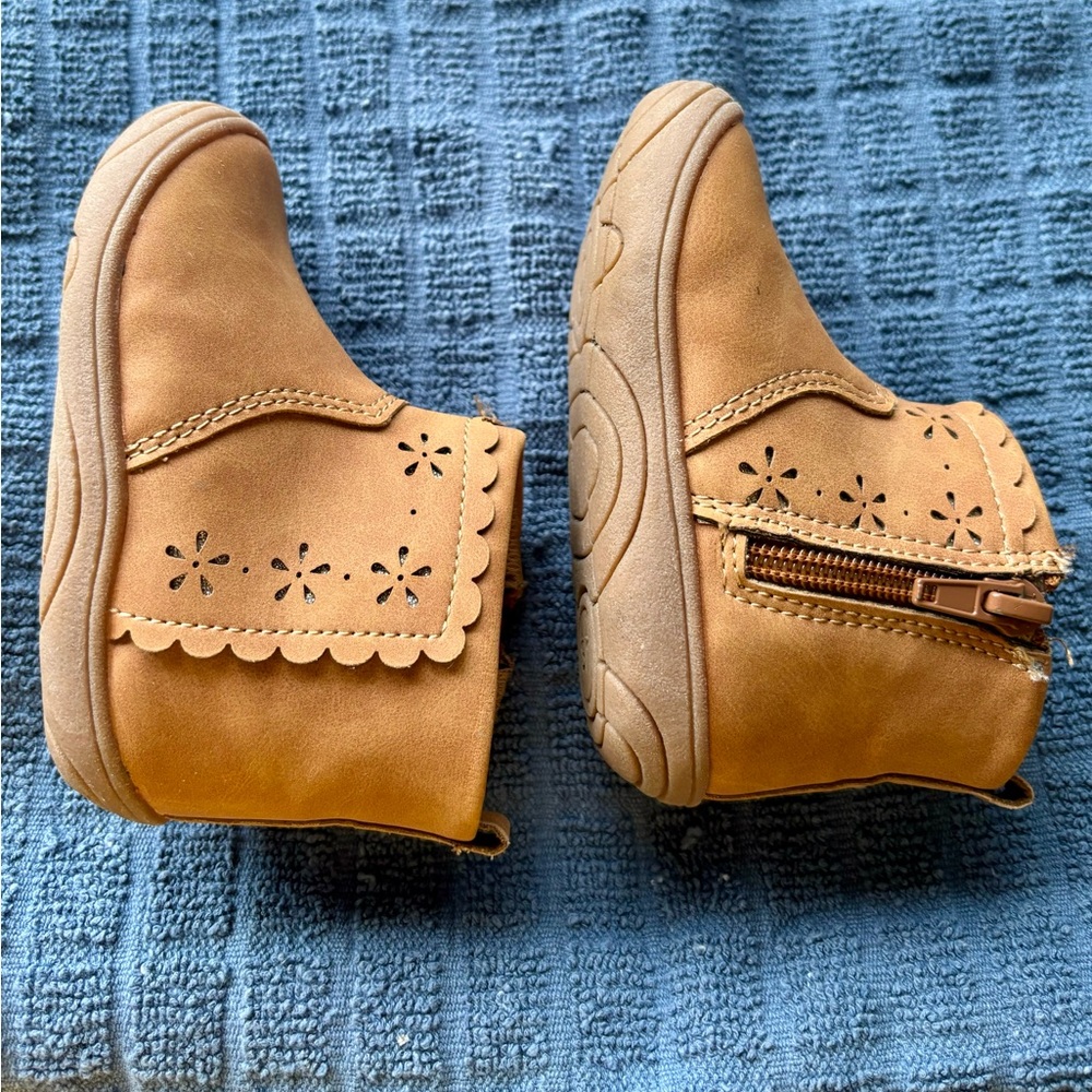 Size 5 Toddler Stride Rite Boots